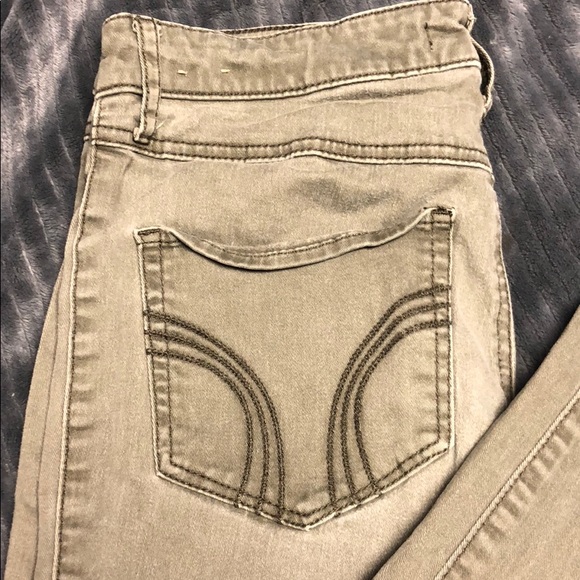 Olive green Hollister skinny jeans. - Picture 2 of 3